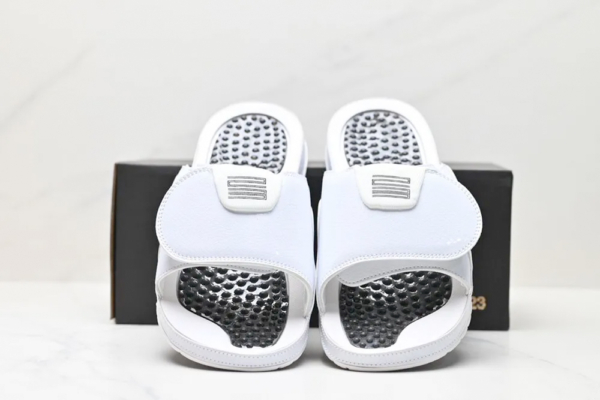 СЛАНЦЫ NIKE JORDAN HYDRO IV RETRO белые-купить-в time2win.ru